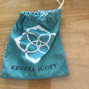 Kendra Scott necklace